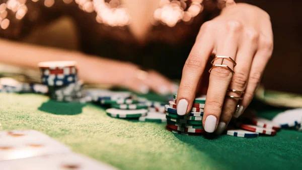 How to Enjoy Poker en Ligne Safely Online