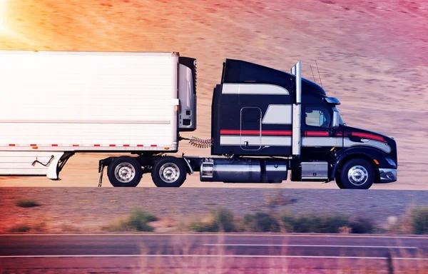 Reliable Commercial Transportation From a Trucking Company Near Me